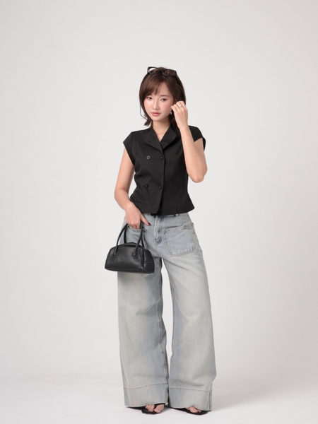 Seleen, Áo kaki cổ ngang kín form ôm lơi chi tiết 2 hàng nút, WT0267
