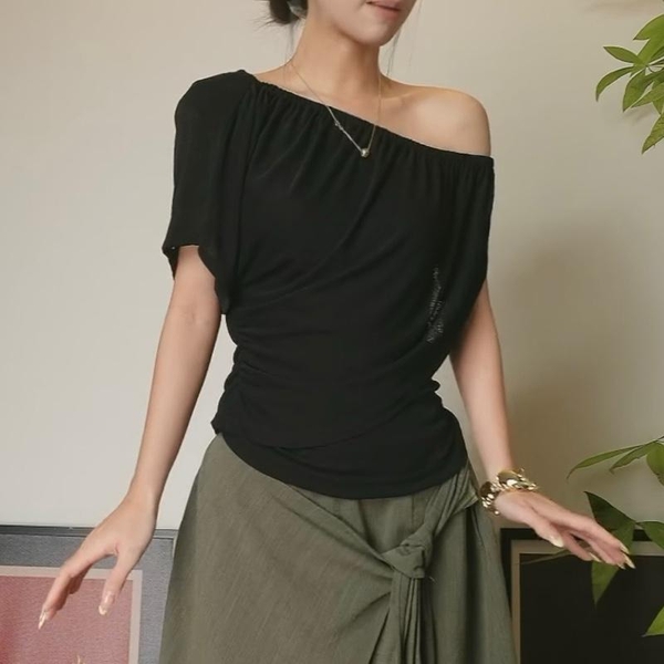 Seleen, Áo thun trễ vai chéo kiểu chất liệu thun mỏng, WT0247