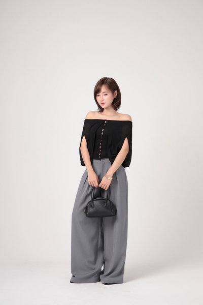 Seleen, Áo trễ vai form ôm chi tiết choàng cài nút giữa, WT0271