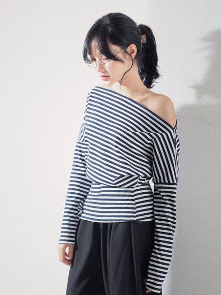Off-the-Shoulder Zip Top, image 5