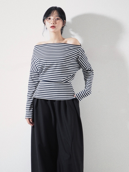 Off-the-Shoulder Zip Top, image 1