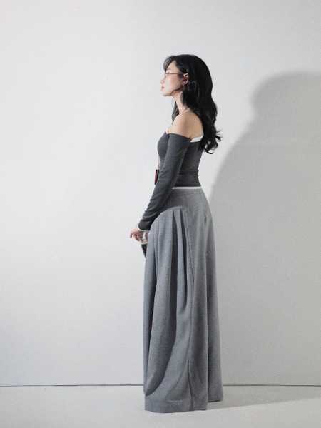 Low-Rise Pleated Wide-Leg Flared Trousers, image 4