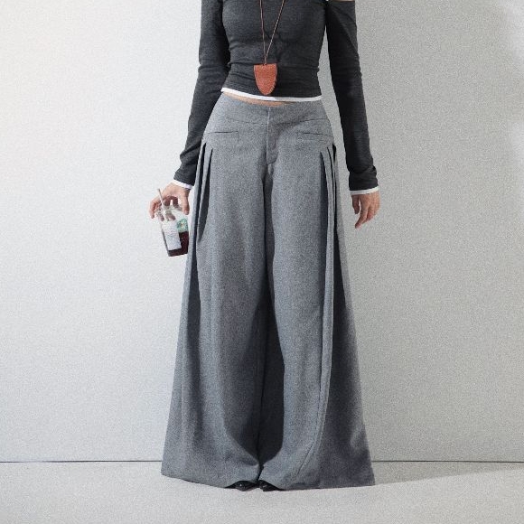 Low-Rise Pleated Wide-Leg Flared Trousers, image 11