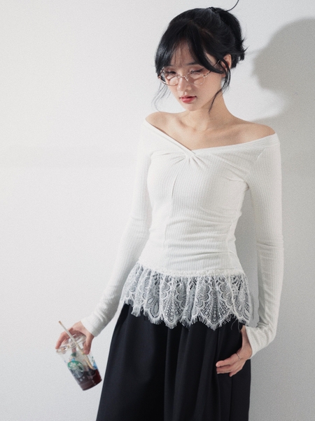 Lace-Hem V-Neck Top, image 3
