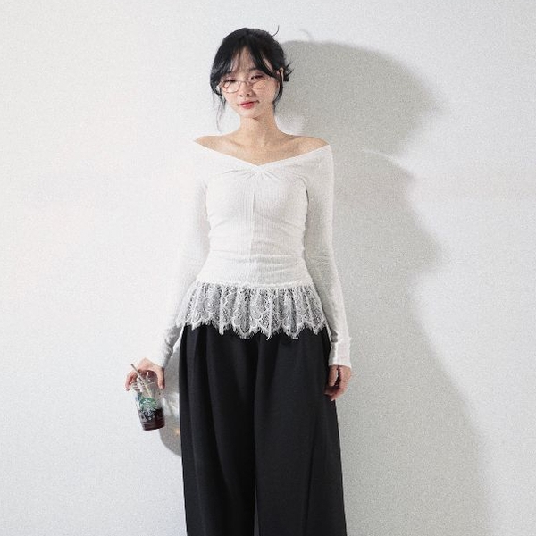 Lace-Hem V-Neck Top, image 9