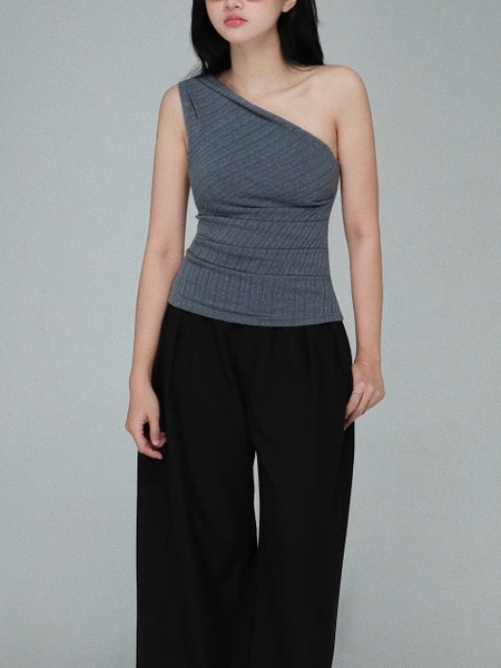Sleeveless Asymmetric Pleated Top, image 4