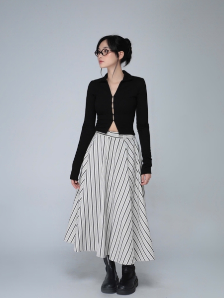 Ribbed Collared Top with Centre Clasp, image 7