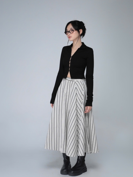 Ribbed Collared Top with Centre Clasp, image 4