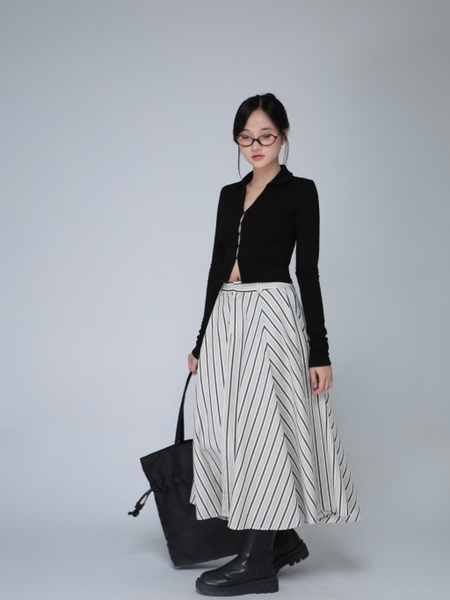 Ribbed Collared Top with Centre Clasp, image 6