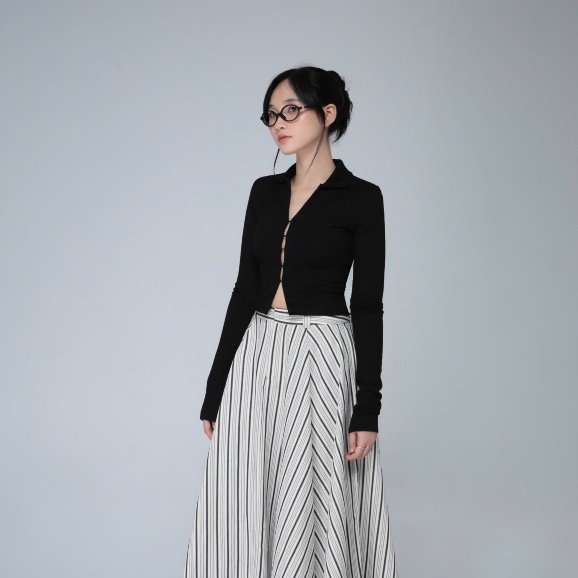 Ribbed Collared Top with Centre Clasp, image 9