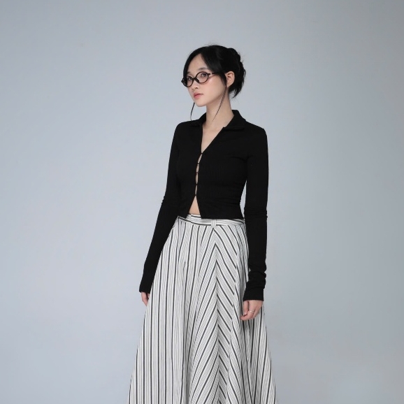 Ribbed Collared Top with Centre Clasp, image 8