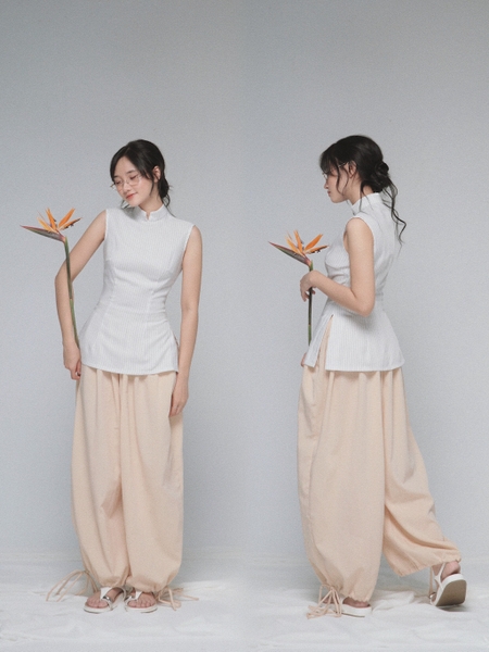 Sleeveless Mandarin-Collar Top, image 2