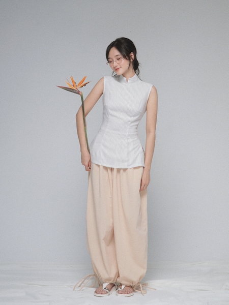 Sleeveless Mandarin-Collar Top, image 9
