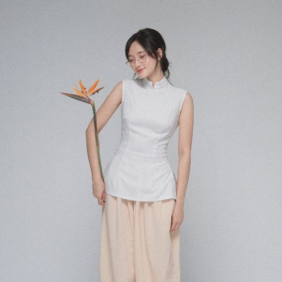 Sleeveless Mandarin-Collar Top, image 12