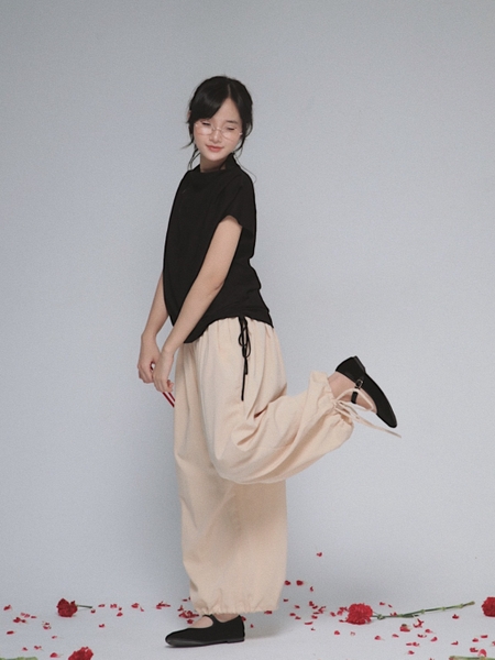 Pleated Linen Balloon Trousers, image 8
