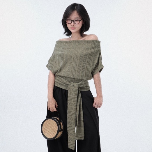 Seleen, Áo thun vai ngang kiểu trễ vai dây buộc eo, WT0241