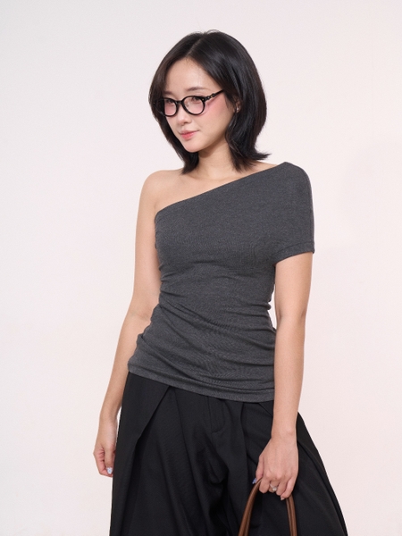 Seleen, Áo thun co dãn ôm body chi tiết vai chéo trễ bất đối xứng, WT0248