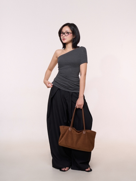 Seleen, Áo thun co dãn ôm body chi tiết vai chéo trễ bất đối xứng, WT0248
