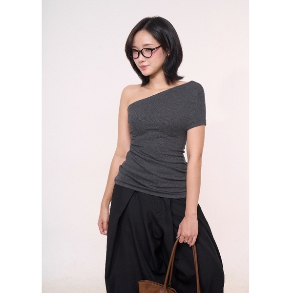 Seleen, Áo thun co dãn ôm body chi tiết vai chéo trễ bất đối xứng, WT0248