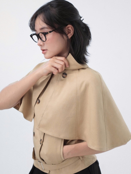 Seleen, Áo kaki kèm cape (có thể tháo rời) form lơi chi tiết thắt lưng cổ bẻ hàng nút, WT0244