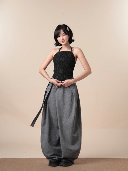 Cropped Tie-Neck Halter Top, image 6