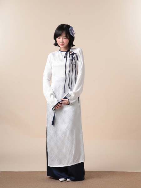 Lam Van Tie-Detail Ao Dai, image 4