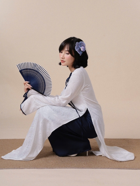 Lam Van Tie-Detail Ao Dai, image 6