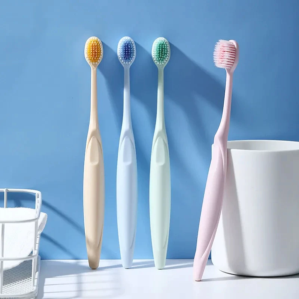 Bộ 2 chiếc bàn chải thon dài màu xanh và hồng