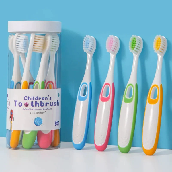 Hộp 8 bàn chải trẻ em màu sắc