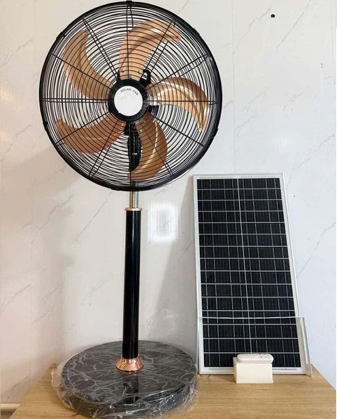 Quạt Cây Năng Lượng Mặt Trời QCN-18 Công Nghiệp