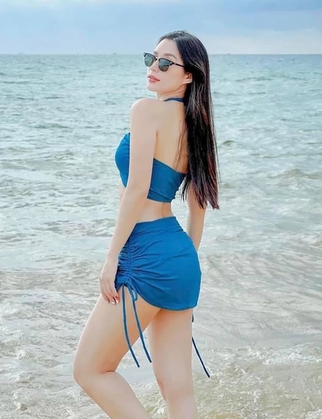 Bikini hai mảnh dạng váy