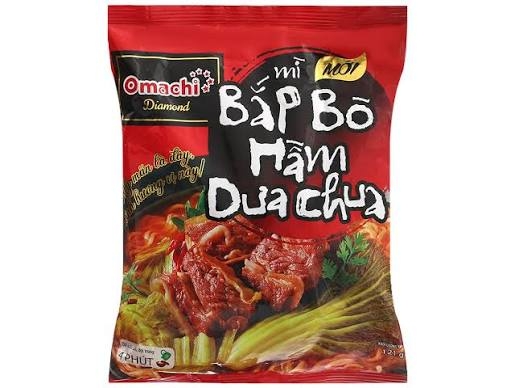 Mì Omachi bắp bò hầm dưa chua