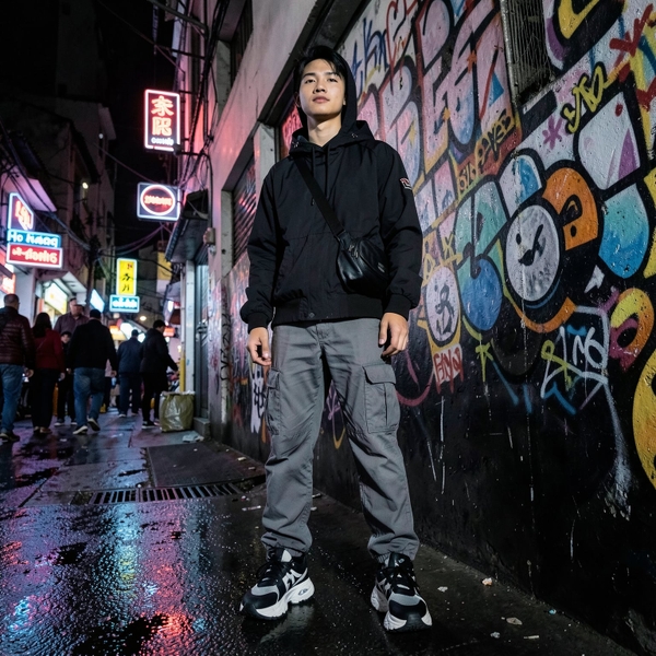 Build Full Kit Techwear từ 4 Món Cơ Bản: Outerwear, Cargo, Sneaker, Bag