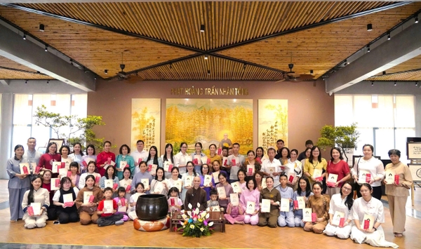 圆满完成卧云禅修营：“点亮心灯”