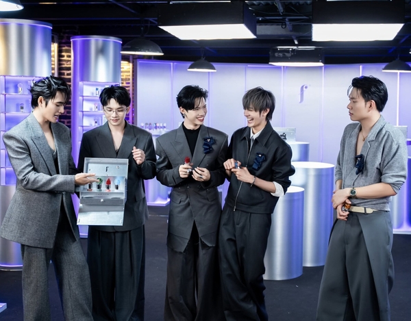 The Hour of... Là Gì? Giải Mã 24 Mùi Nước Hoa Tinh Hà Say Hi x F Perfume
