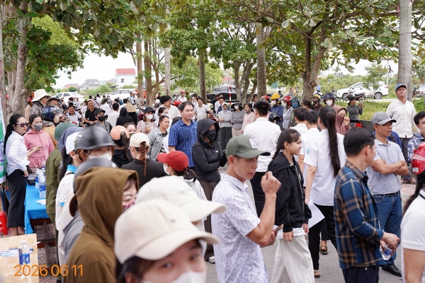 WOORI TIẾP SỨC
