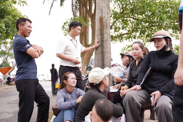 WOORI TIẾP SỨC