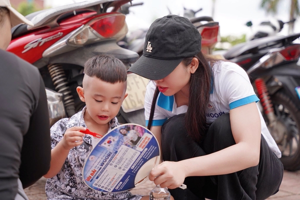 WOORI TIẾP SỨC