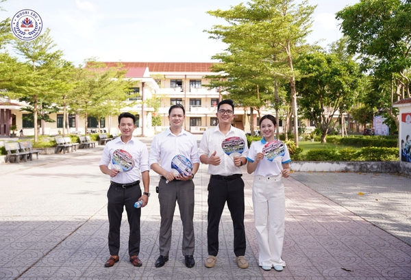 WOORI TIẾP SỨC
