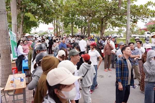 WOORI TIẾP SỨC