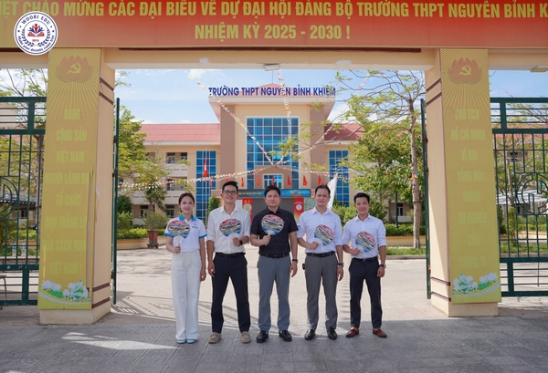 WOORI TIẾP SỨC