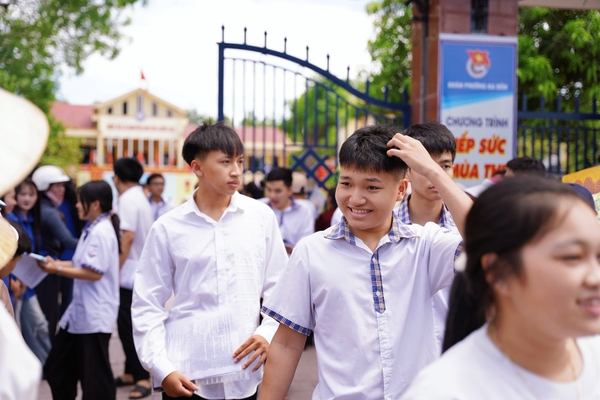WOORI TIẾP SỨC