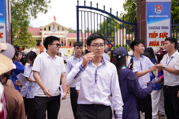WOORI TIẾP SỨC