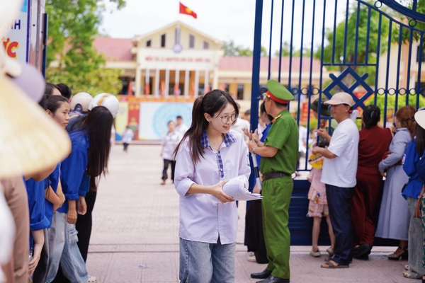 WOORI TIẾP SỨC