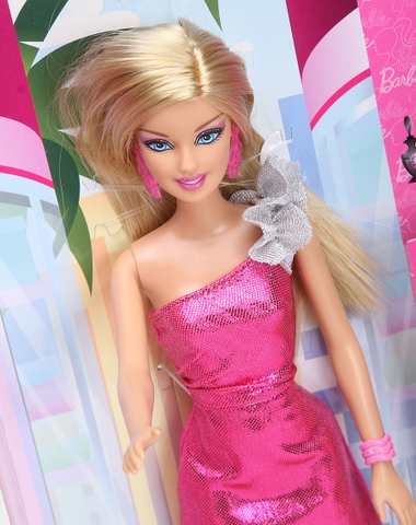 Búp Bê Barbie Cùng Trang Phục Dự Tiệc DNJ47