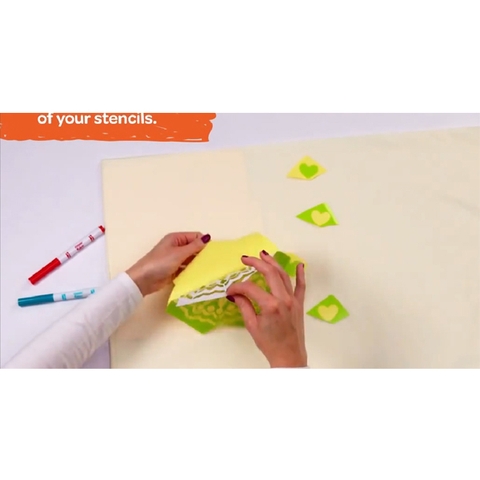 Crayola Bộ dụng cụ trang trí quần áo - hình vẽ với cách chơi đơn giản