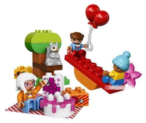 Các mô hình ấn tượng trong bộ Lego Duplo 10832 - Bữa tiệc sinh nhật ngoài trời