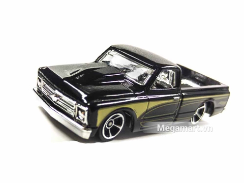 Cận cảnh mô hình xe Hot Wheels '67 Chevy C10