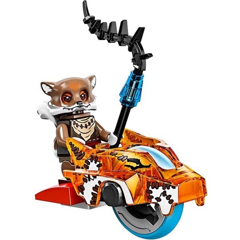 Mô hình nhân vật Furty được trang bị cùng chiếc xe tốc độ Speedor giúp bé tái hiện lại thử thách vượt qua đầm lầy.