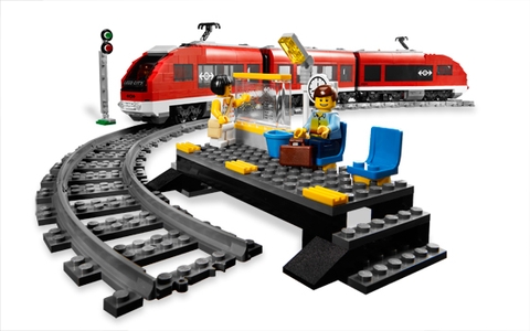 Bộ xếp hình Lego City 7938 - Xe lửa hành khách với nhiều chi tiết tinh xảo